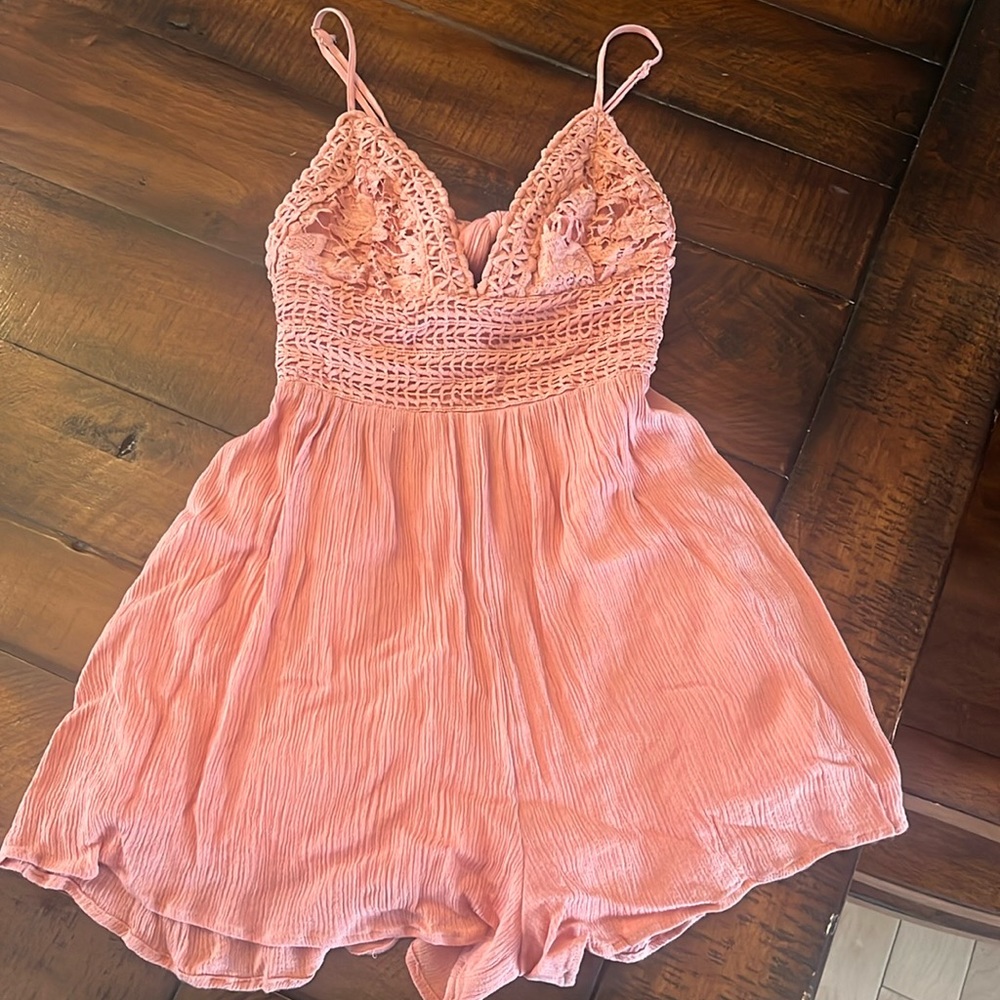 Women’s shorts open back romper - Illa Illa - size small - coral color